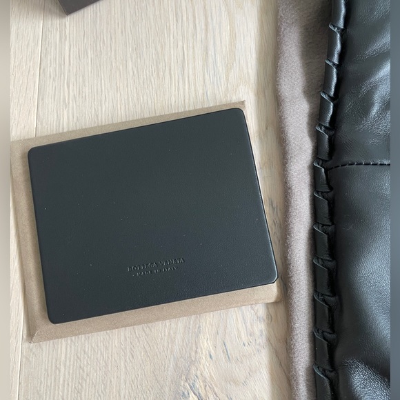 Bottega Veneta Intrecciato Fold Over Turnlock Clutch - Black - Picture 6 of 9